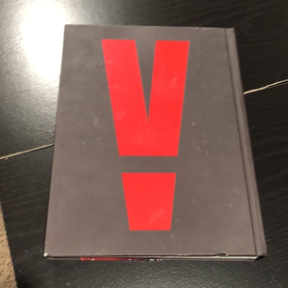 Metal Gear Solid V The Phantom Pain The Complete Official Guide hardcover book - Picture 3 of 11